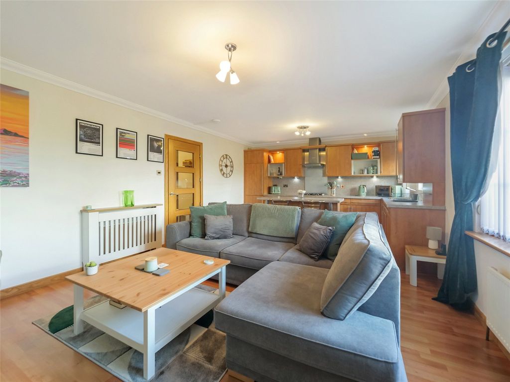 Property photo 3 of 21 Picture No. 02