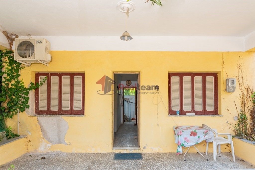 Property photo 2 of 25