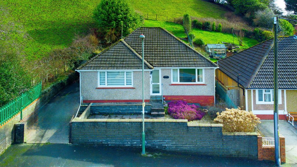 Property photo 1 of 33