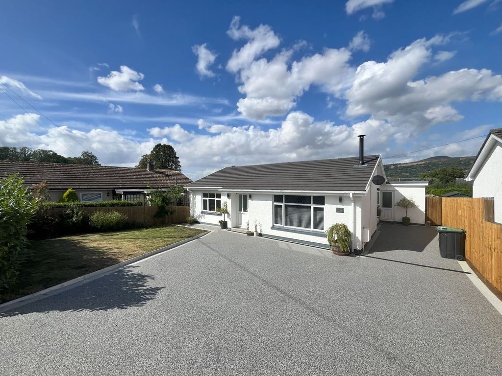 Property photo 1 of 26