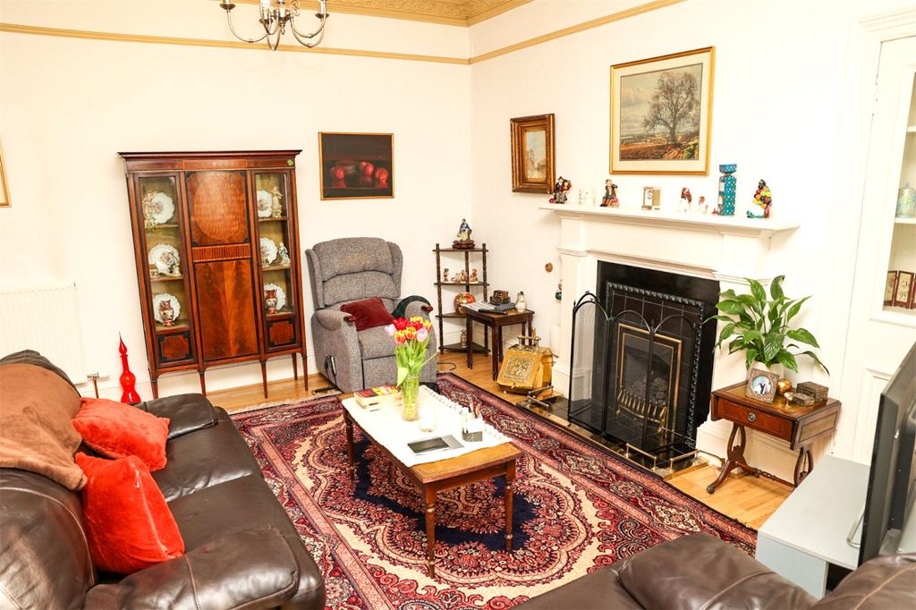 Property photo 2 of 28 Living Room