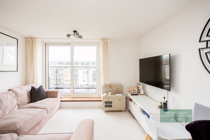 Property photo 3 of 17 Photo 6