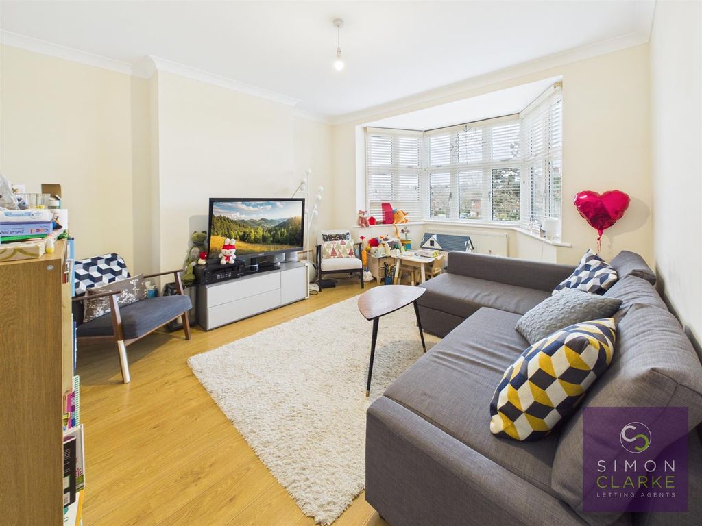 Property photo 2 of 14 Cam05425G0-Pr0102-Still001.Jpg