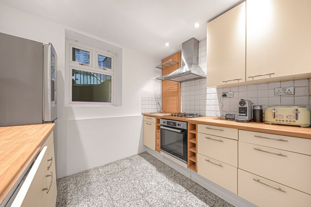 Property photo 2 of 14