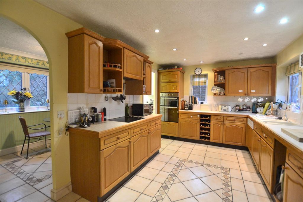 Property photo 3 of 22 Kitchen, Breakfast Room.Jpg