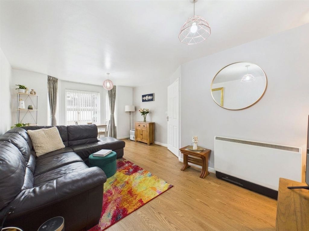 Property photo 2 of 10 The Lounge