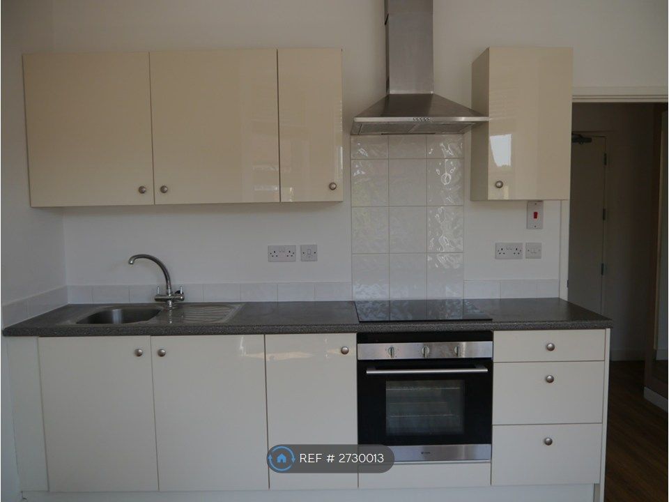 Property photo 2 of 7 Kitchen