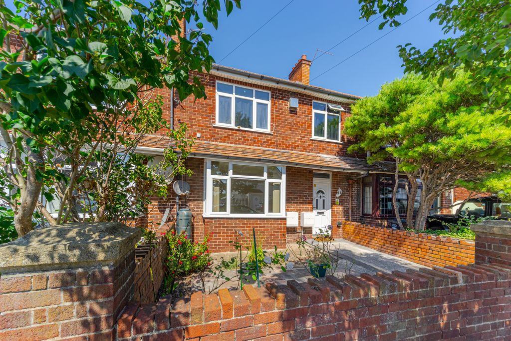 Property photo 1 of 15 1 Bed Flat For Sale