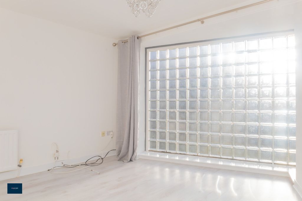 Property photo 2 of 12 Photo 2