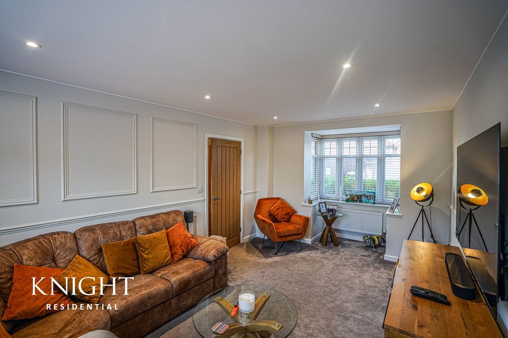 Property photo 3 of 26