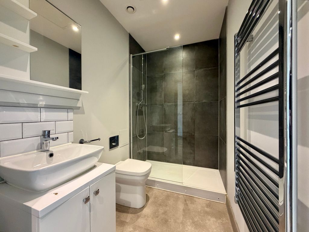 Property photo 3 of 12 Bathroom