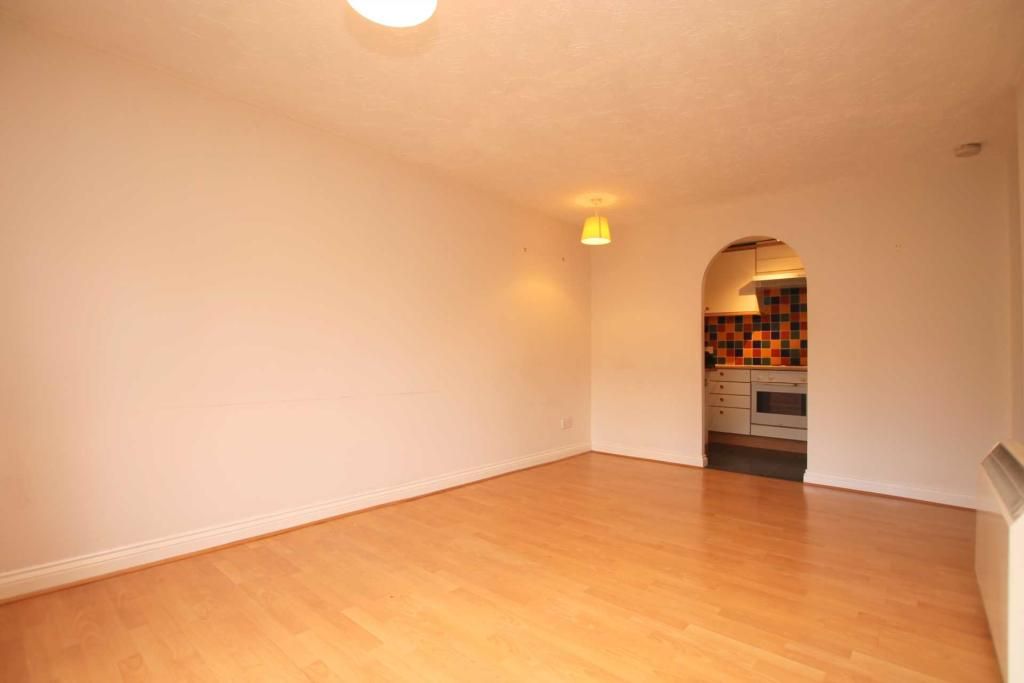 Property photo 3 of 8 Gallery