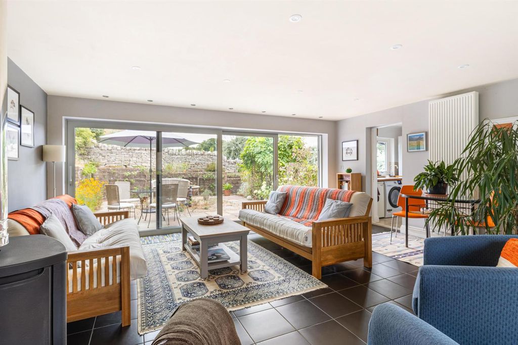 Property photo 2 of 33 010A0138-Hdr.Jpg
