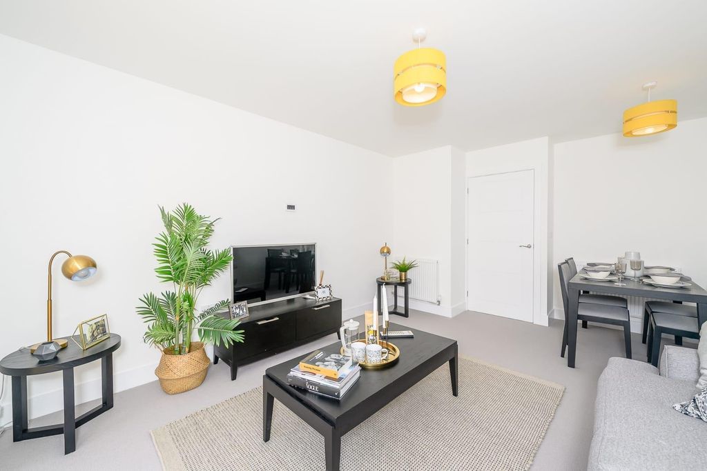 Property photo 3 of 9 8393016-Interior20-800.Jpg