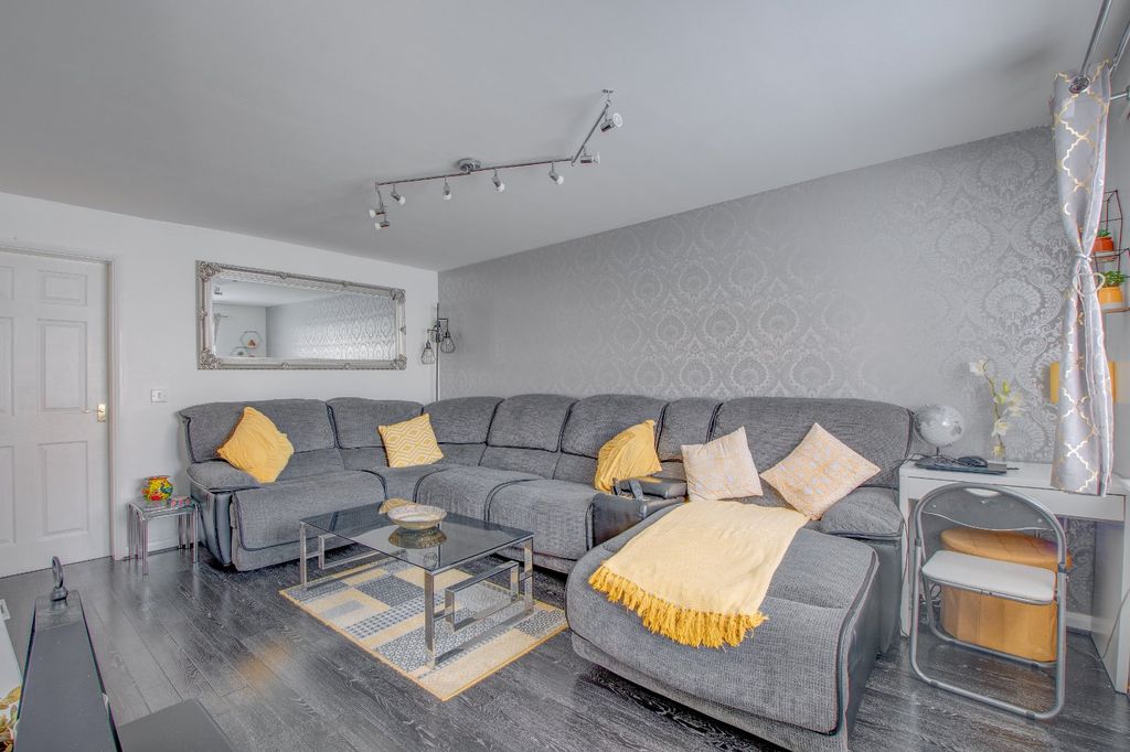 Property photo 2 of 14 Picture No. 13