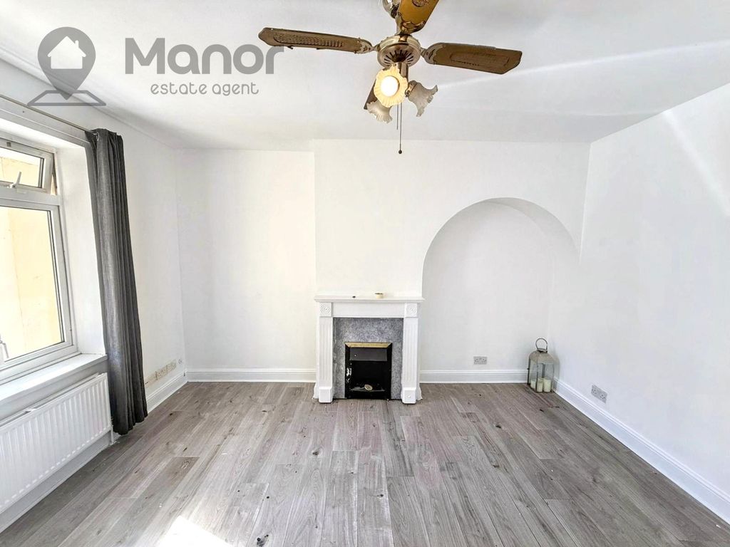 Property photo 3 of 20 Whatsapp Image 2026-03-26 At 14.11.42