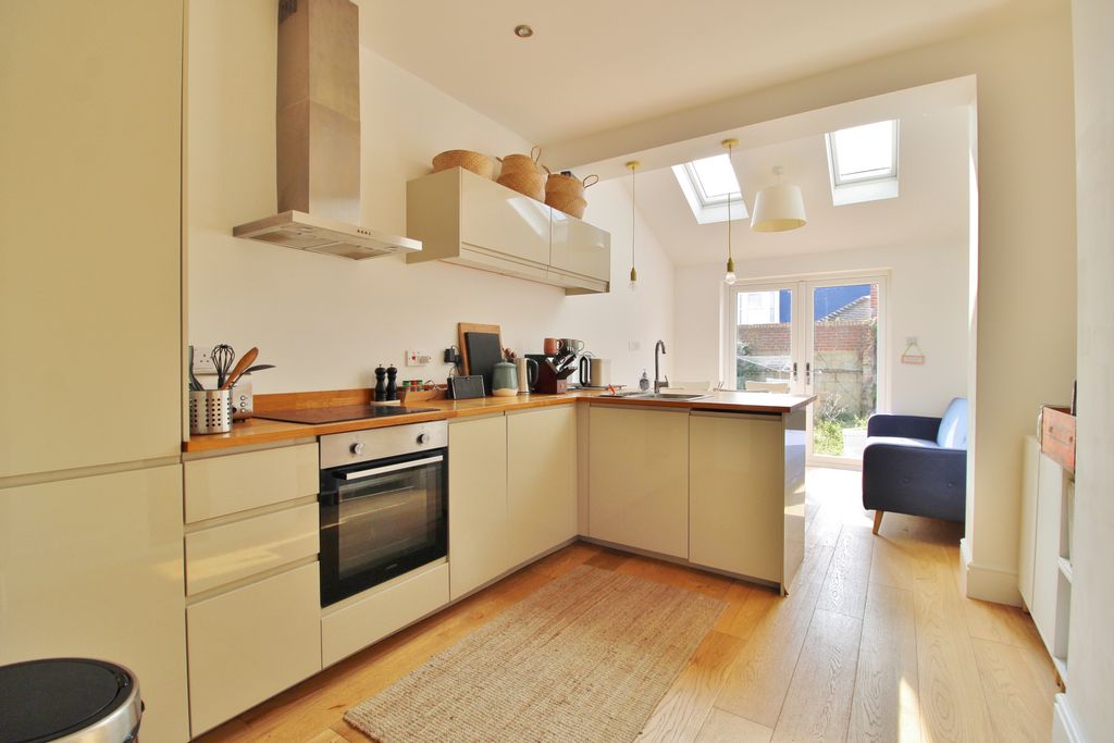 Property photo 2 of 12