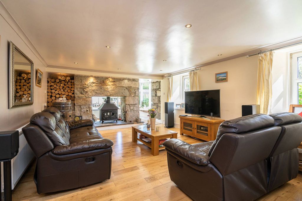 Property photo 3 of 30