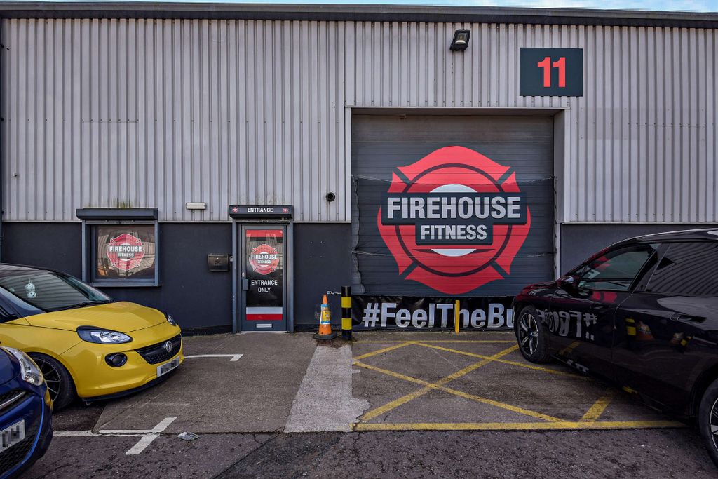 Property photo 3 of 7 8638724-Exterior44-800