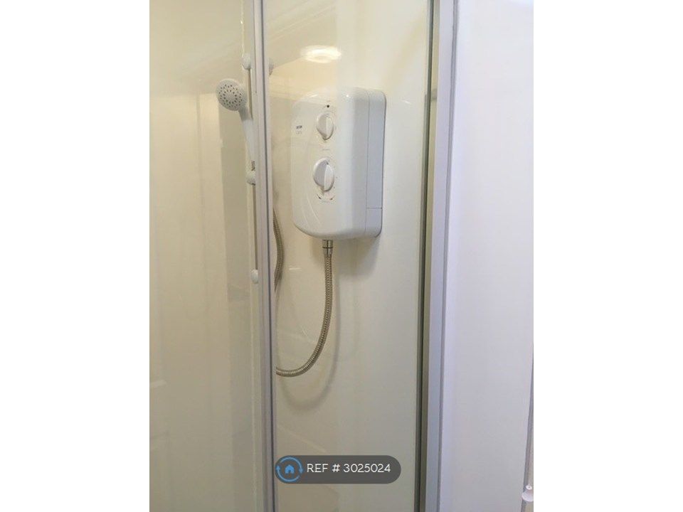 Property photo 3 of 11 Shower