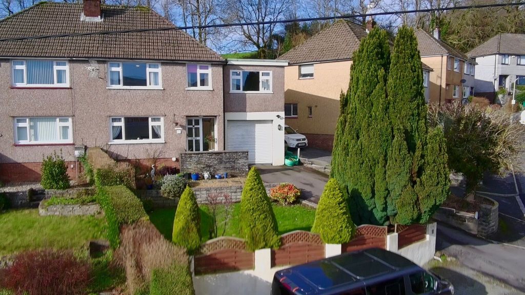 Property photo 1 of 21