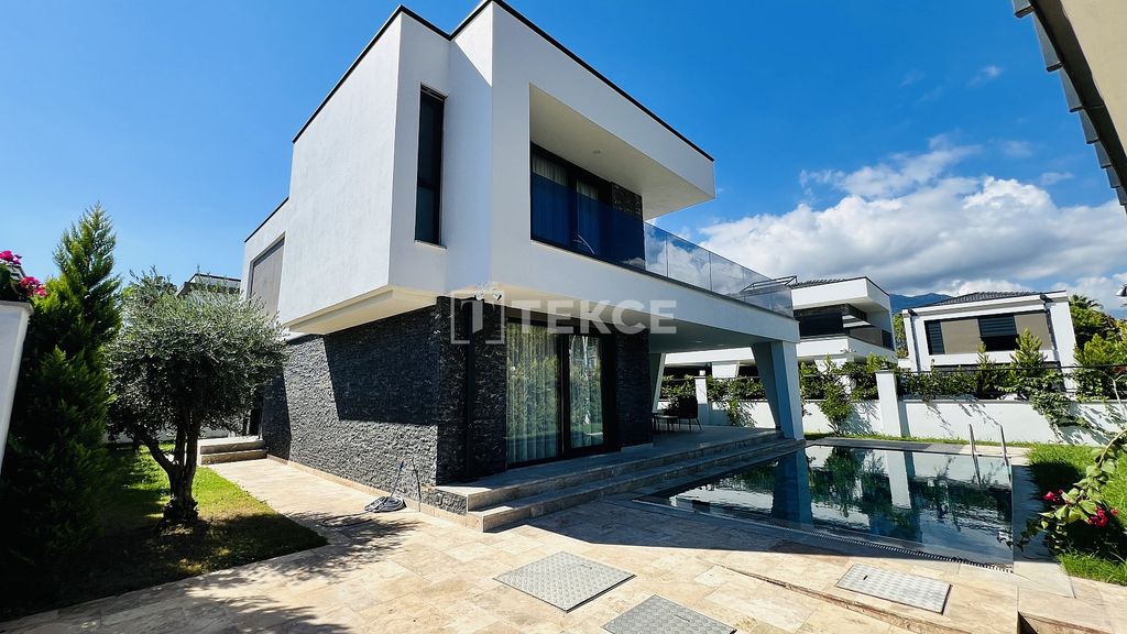 Property photo 1 of 30