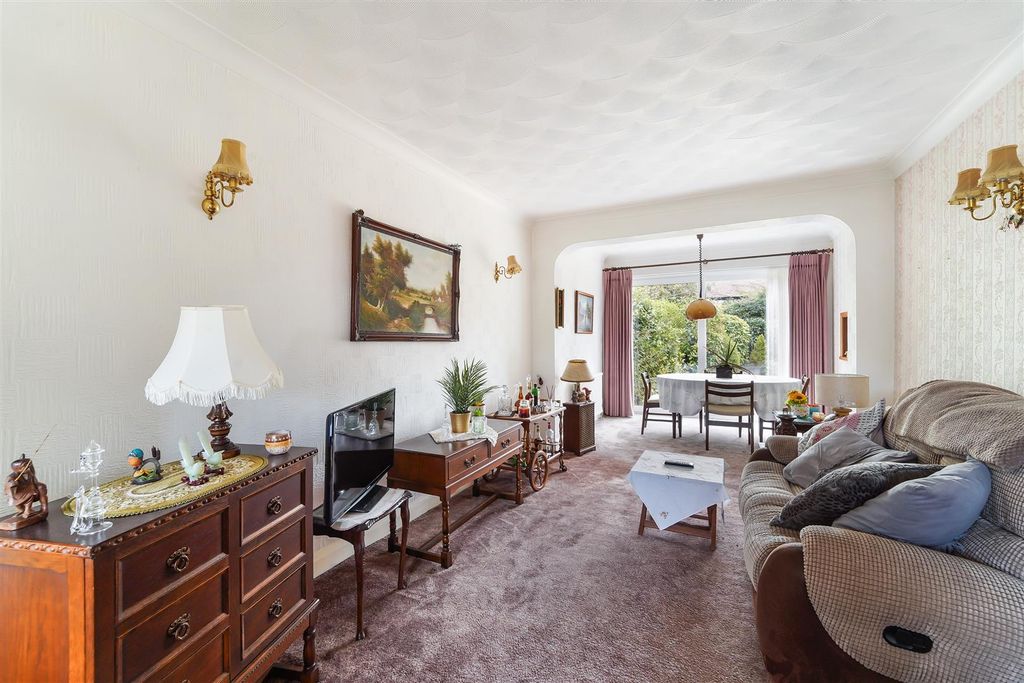 Property photo 3 of 20 Winkworth Road, 144  (4).Jpg