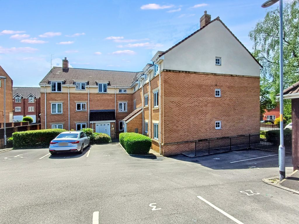 Property photo 2 of 18