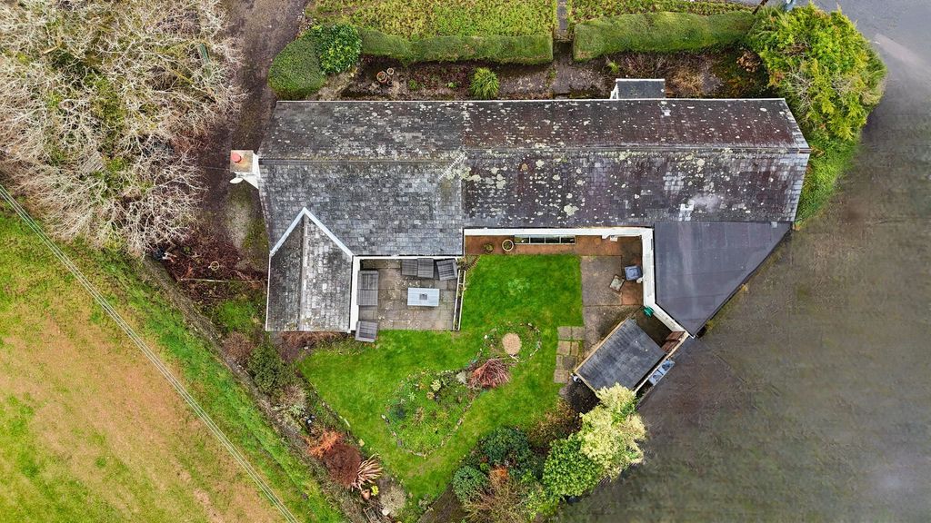 Property photo 2 of 15 External