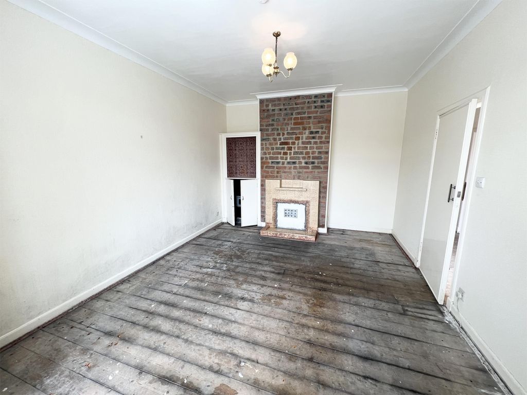 Property photo 3 of 14