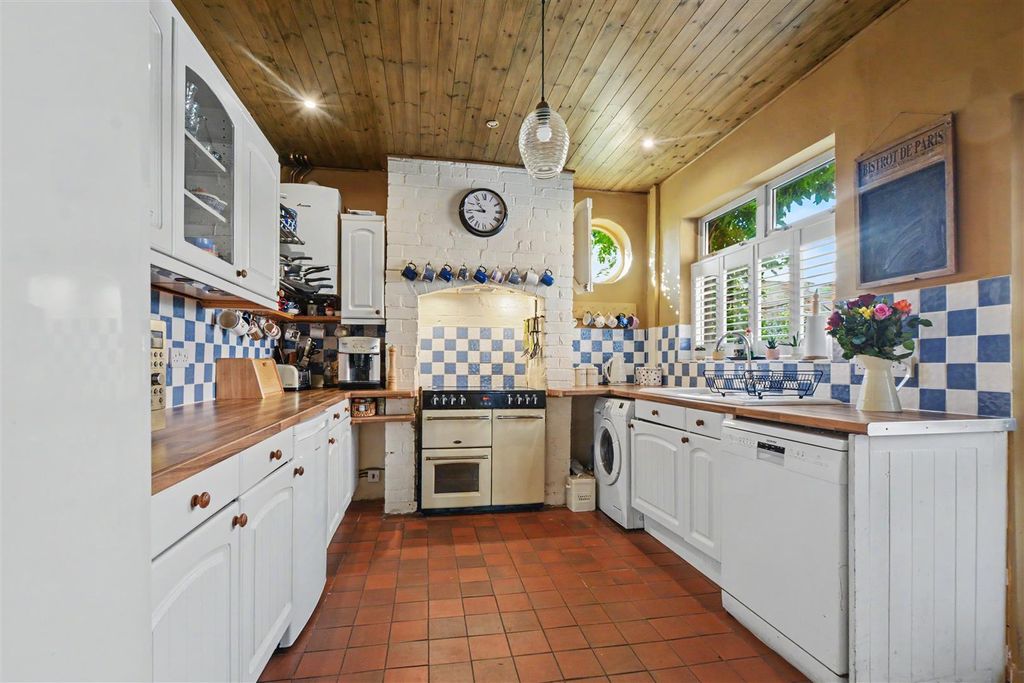 Property photo 3 of 33 Kitchen_1.Jpeg
