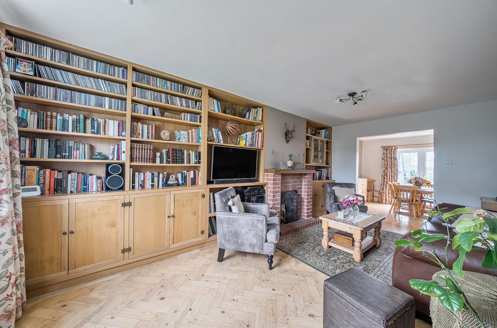 Property photo 2 of 15 1373688-5-6902585...