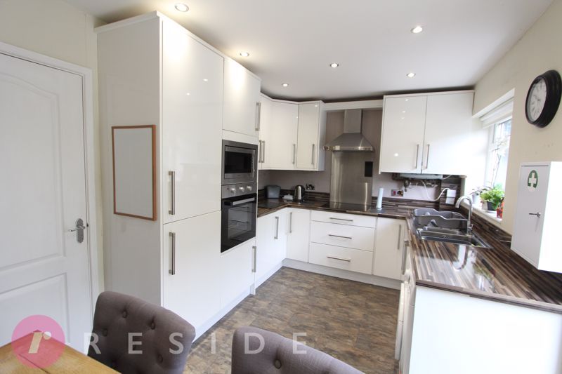 Property photo 3 of 15 Dining Kitchen