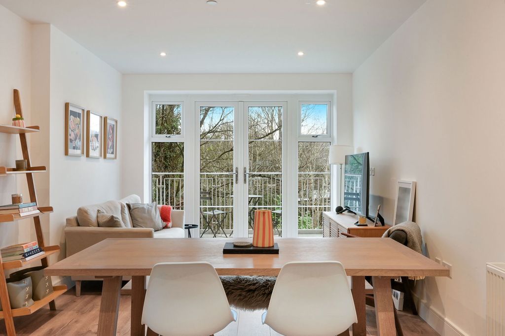 Additional image 9 of 2 bed flat for saleStation Road East, Oxted, Oxted RH8