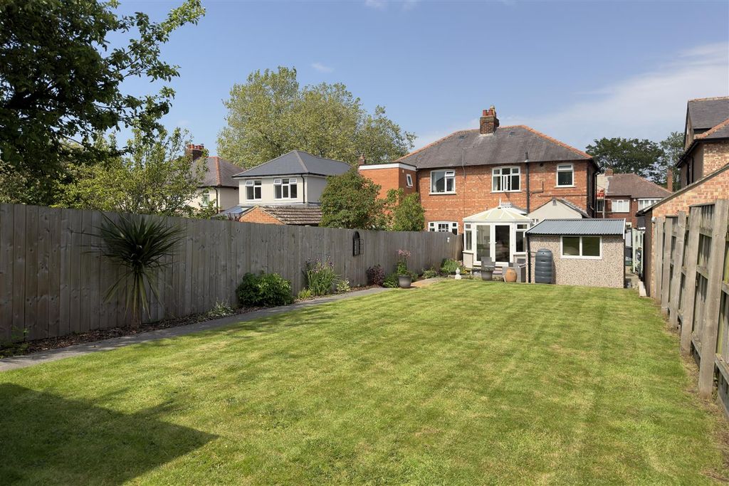 Property photo 1 of 32