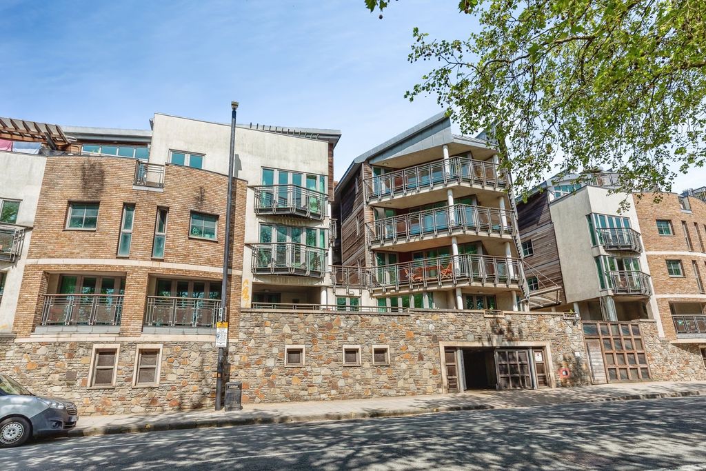 Property photo 1 of 11 Pbox-Img.Jpg
