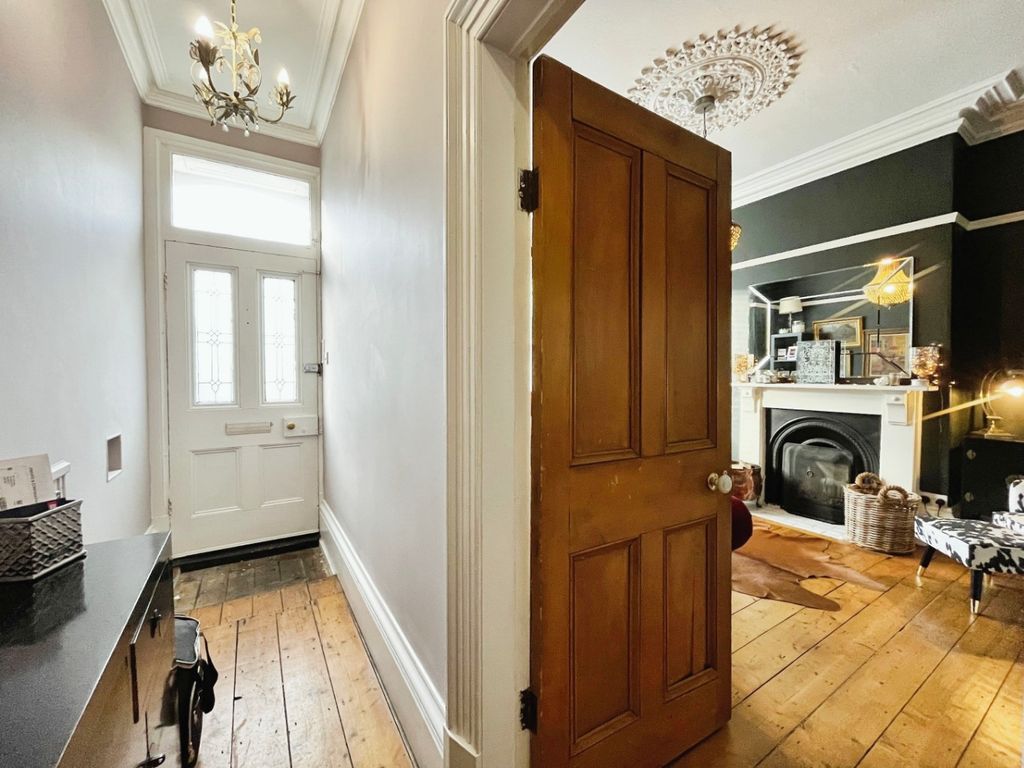 Property photo 2 of 27 3985735