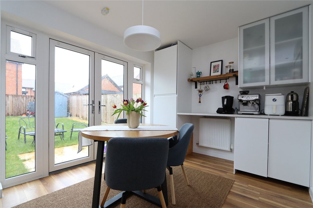 Property photo 3 of 15 Picture No. 12