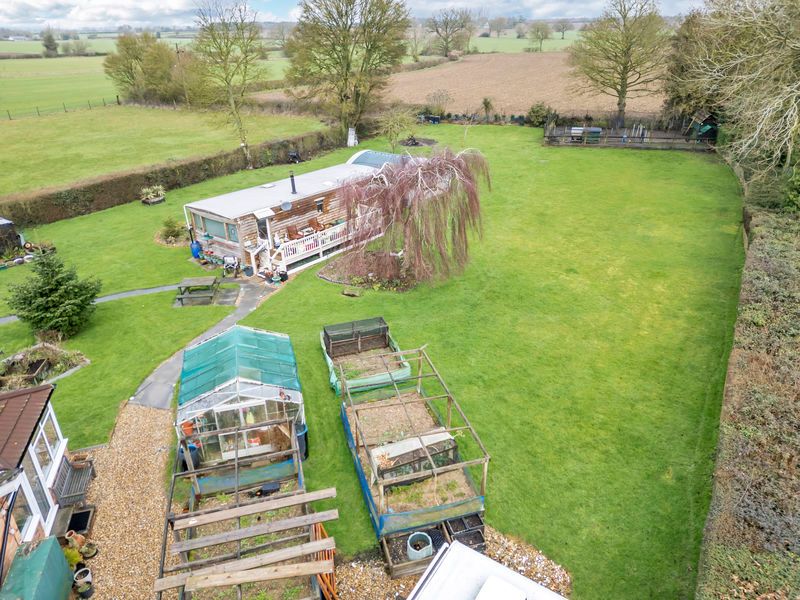 Property photo 2 of 30 Gardens