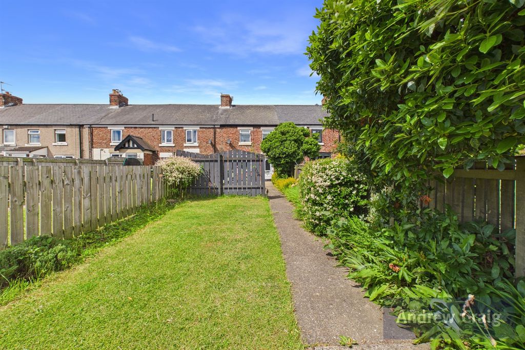 Property photo 1 of 12 (Main)