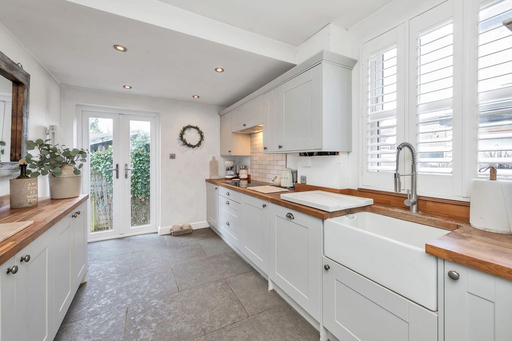 Property photo 3 of 36