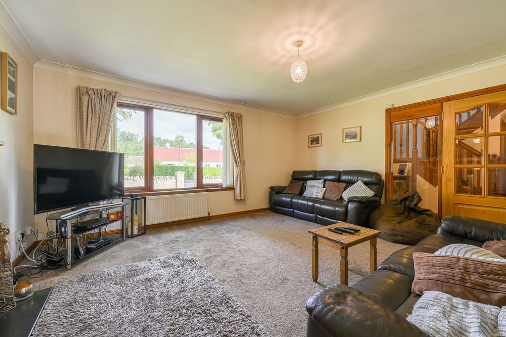 Property photo 2 of 36