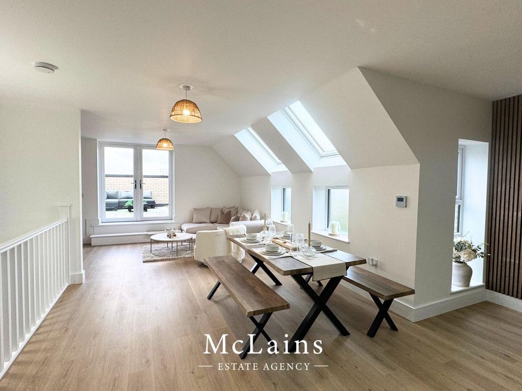 Property photo 3 of 10 Living Room