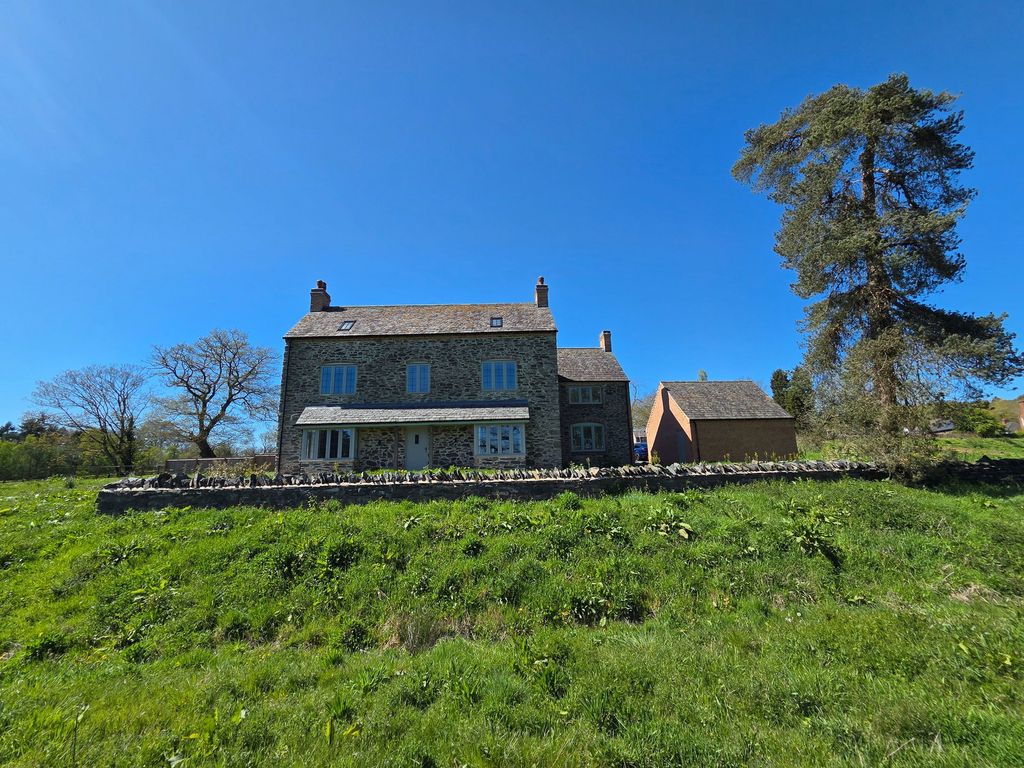 Property photo 1 of 32