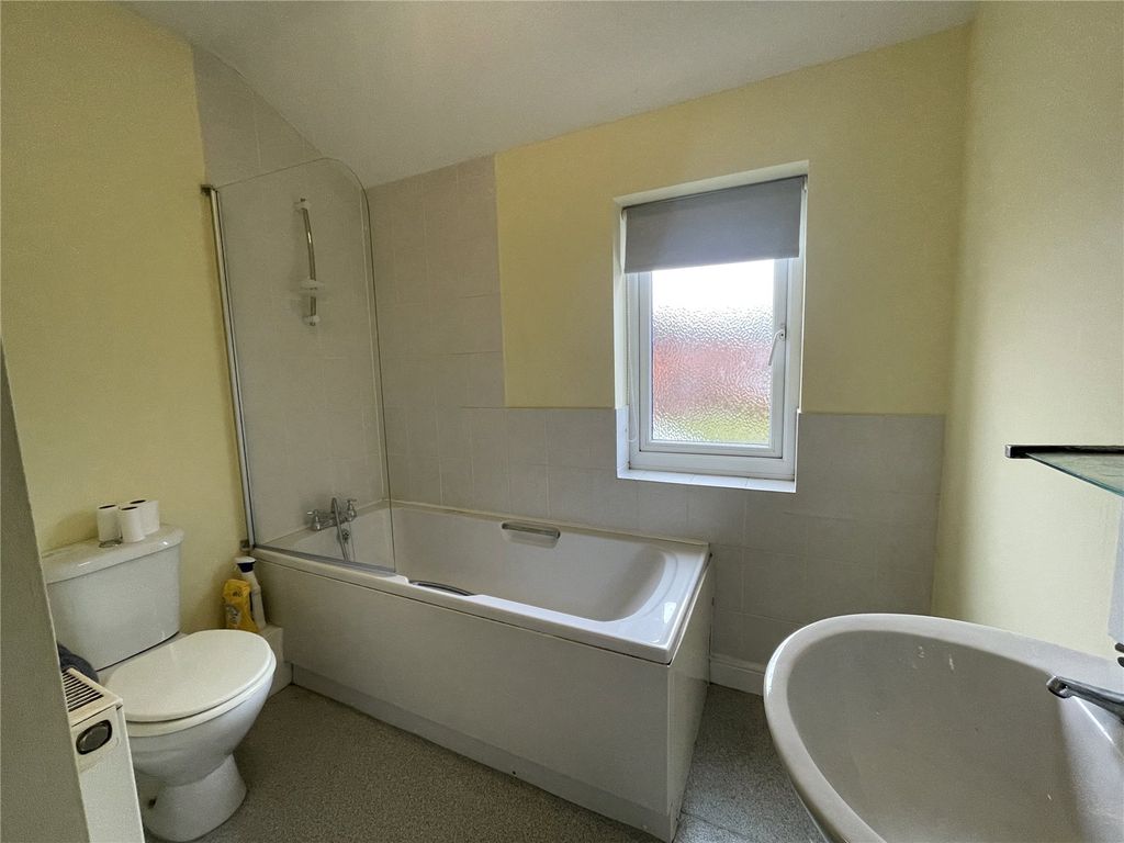 Property photo 3 of 3 Picture No. 04