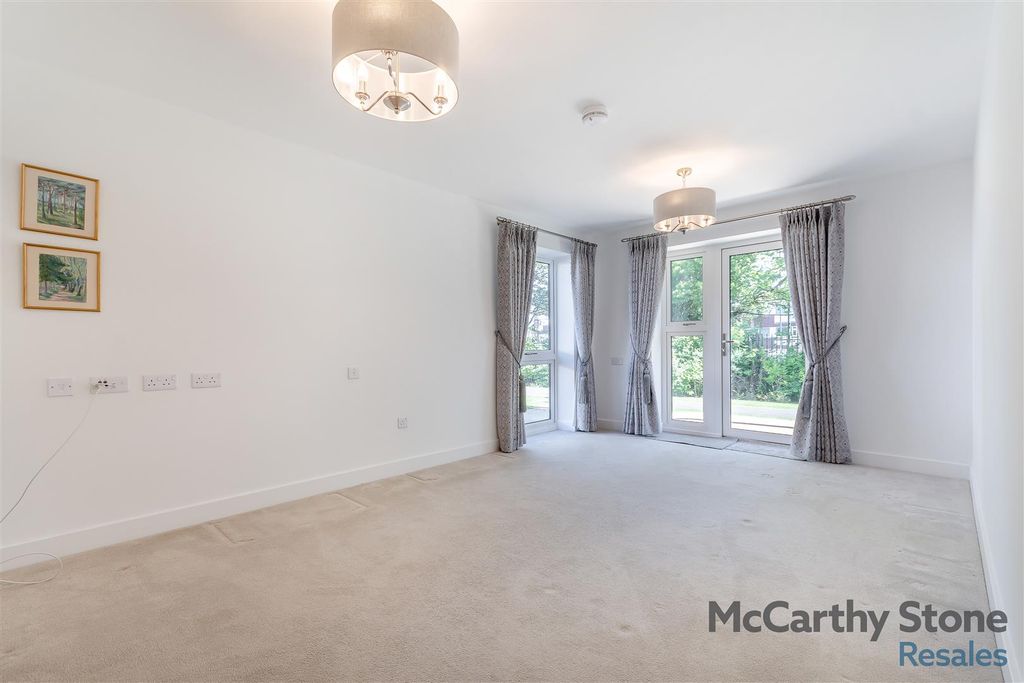 Property photo 3 of 37 8649024-Interior05.Jpg