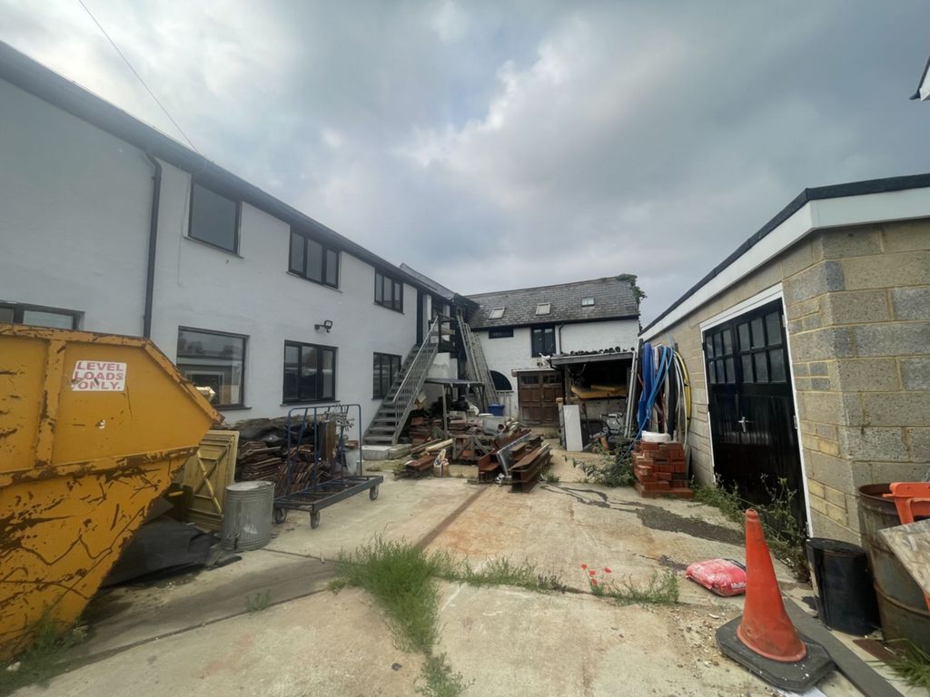 Property photo 2 of 14 Photo 1