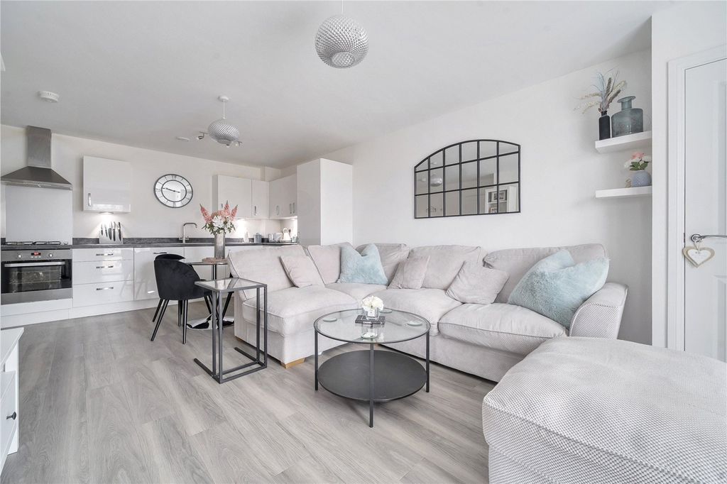 Property photo 3 of 26 Picture No. 15