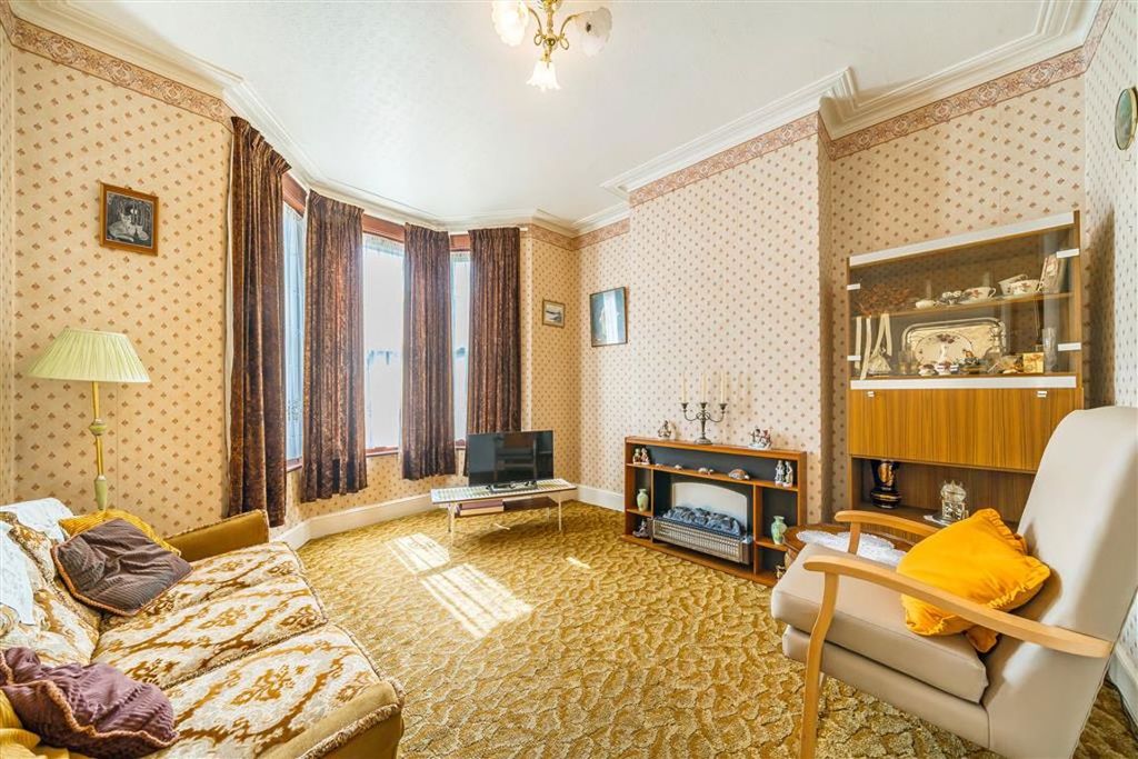 Property photo 2 of 9