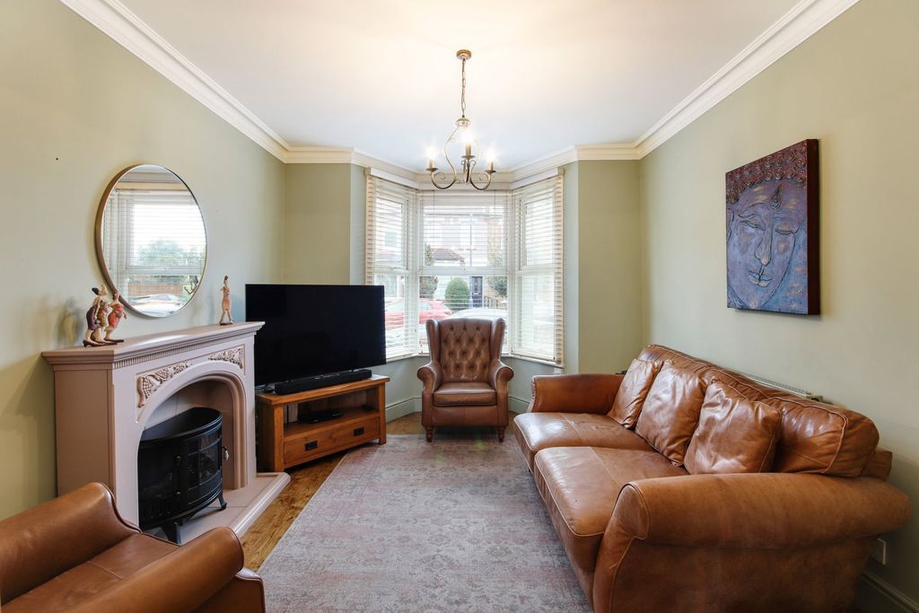 Property photo 2 of 17
